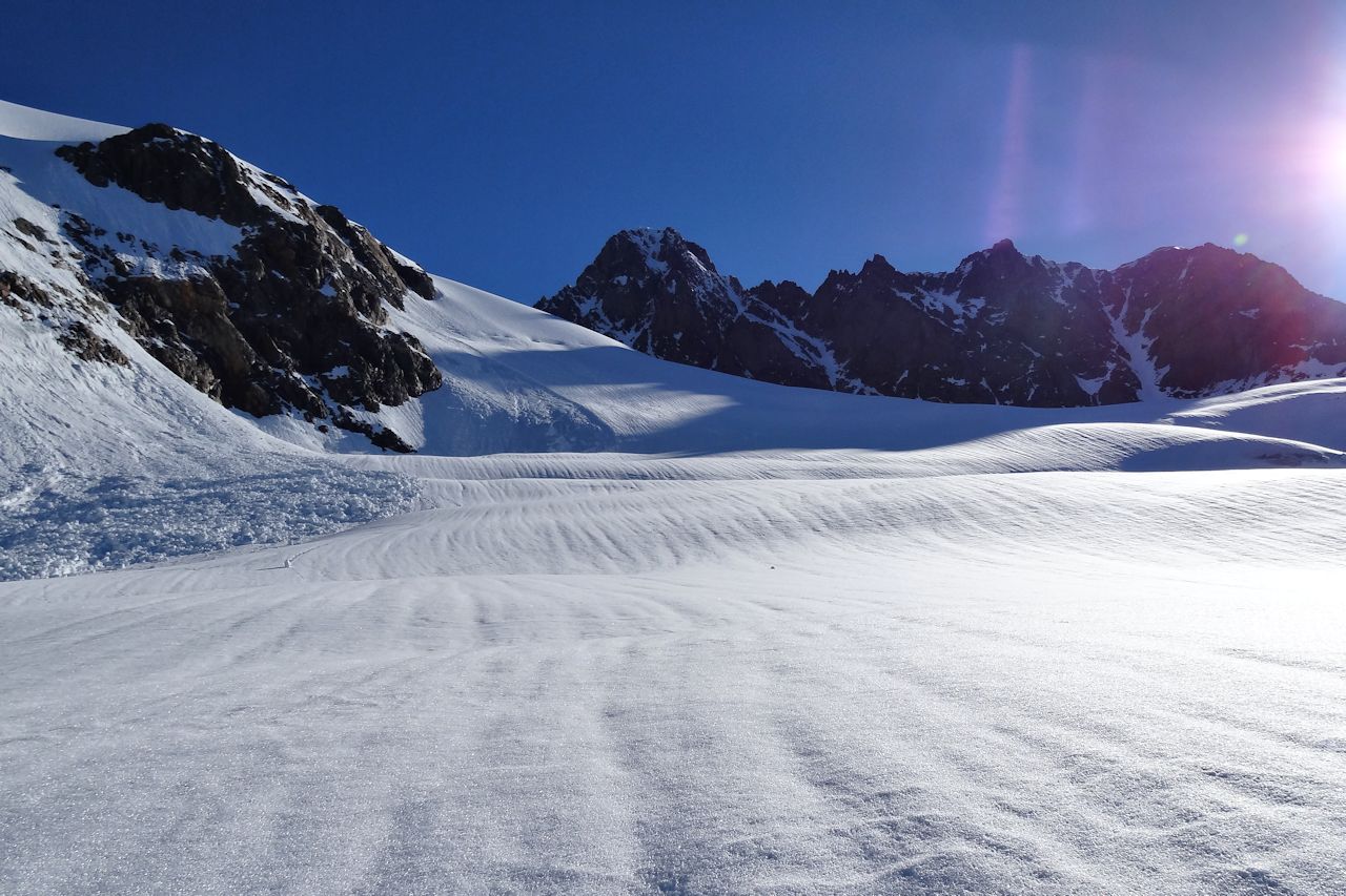 #6 Sur le glacier : Les ponts de neige commencent à s Sur le glacier : Les ponts de neige commencent à s'affaisser.