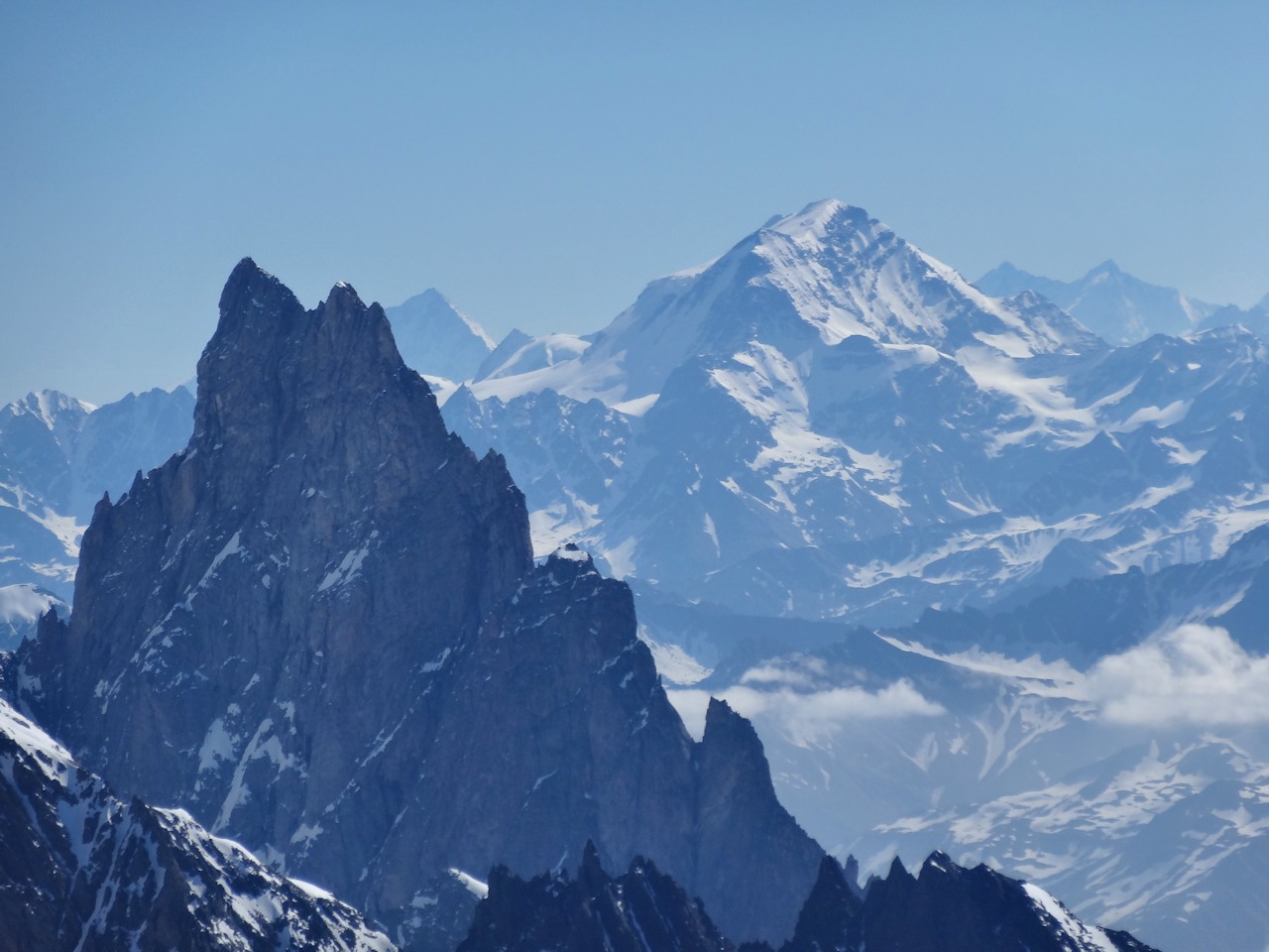 #13 Dautres sommets prestigieux : Noire de Peutrey et Grand Combin. Dautres sommets prestigieux : Noire de Peutrey et Grand Combin.