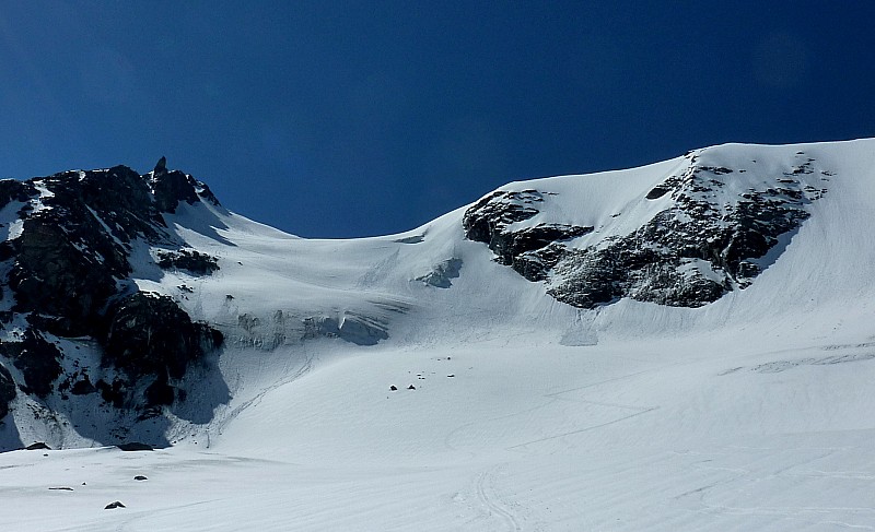 #2 Glacier du Gd Col : Montée au col des Roches.La pente est en neige dure. Glacier du Gd Col : Montée au col des Roches.La pente est en neige dure.