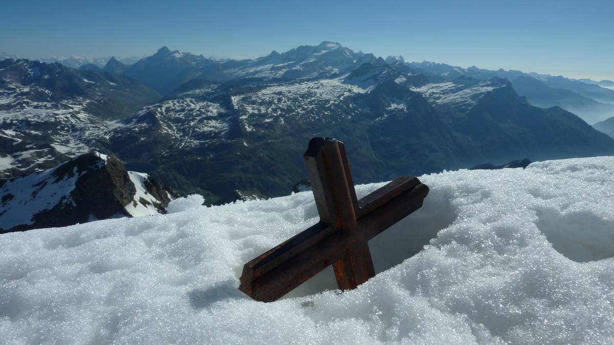#17 sommet : le Grand Paradis au fond sommet : le Grand Paradis au fond