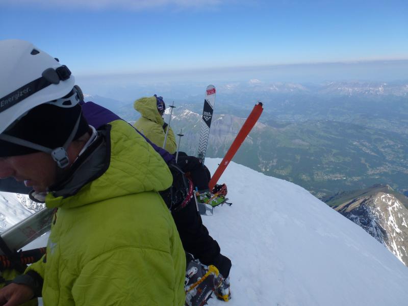 #8 Aiguille de Bionnassay : On espère encore voir le soleil, mais il faut se décider rapidement, pour le plan B Aiguille de Bionnassay : On espère encore voir le soleil, mais il faut se décider rapidement, pour le plan B