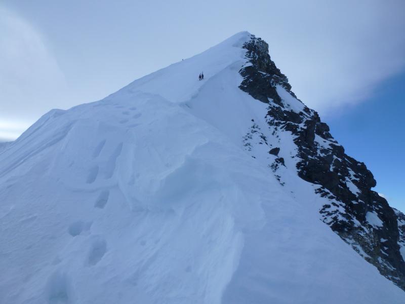 #6 Aiguille de Bionnassay : on rejoint rapidement l Aiguille de Bionnassay : on rejoint rapidement l'arete, car sous le sommet c'est bien plaqué