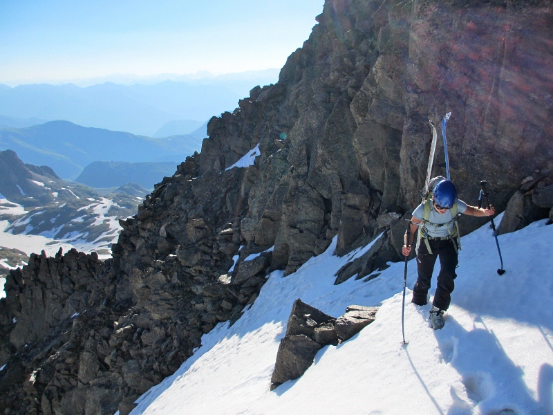 #4 Couloir N : Salomé à la sortie. Couloir N : Salomé à la sortie.