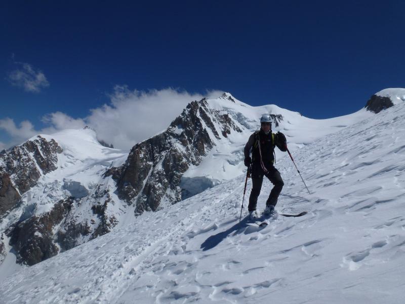 #4 Dome du Gouter : Une bonne neige poudreuse soufflée, très travaillée par le vent Dome du Gouter : Une bonne neige poudreuse soufflée, très travaillée par le vent