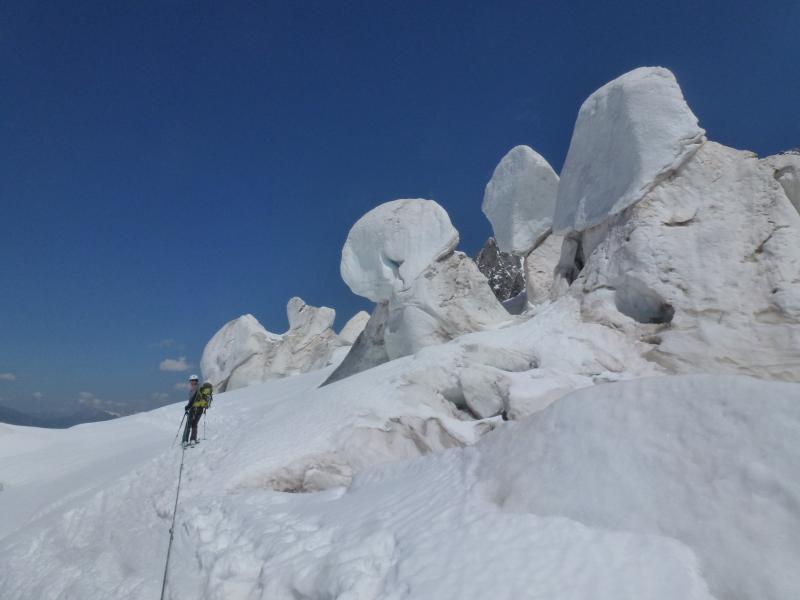 #8 Dome du Gouter : On dirait les statues de l Dome du Gouter : On dirait les statues de l'ile de Paques