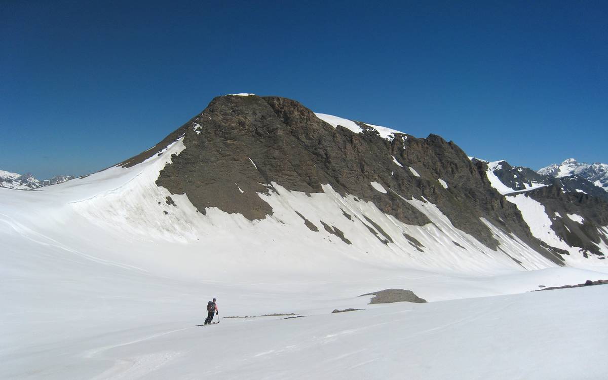 #4 Pointe N de Bezin : à gauche, le col de Bezin emprunté ce matin Pointe N de Bezin : à gauche, le col de Bezin emprunté ce matin