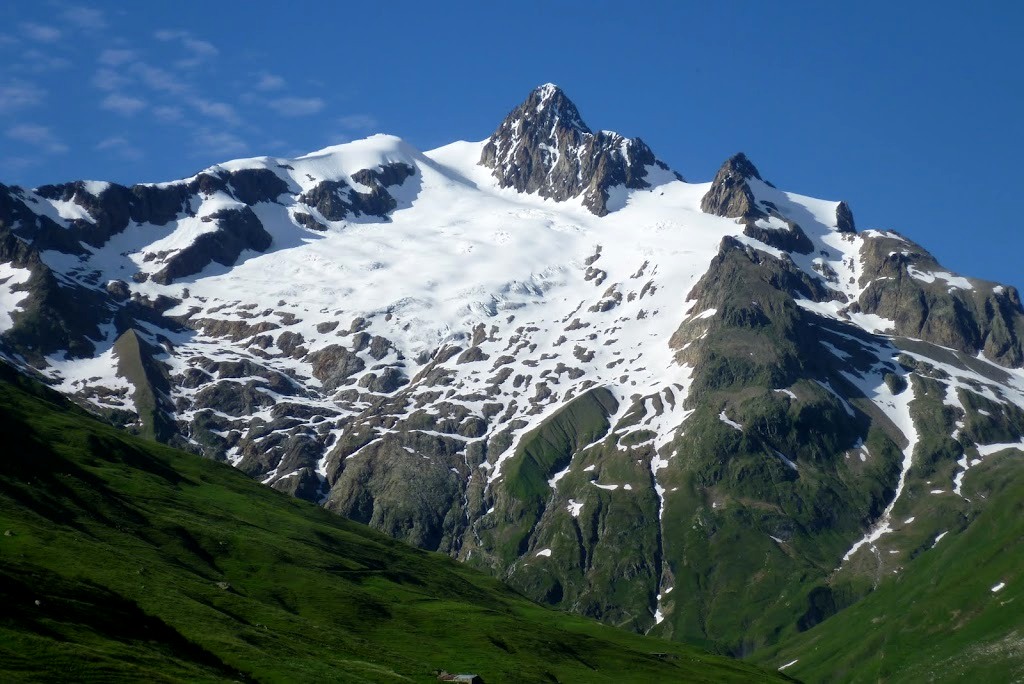 #5 L L'aiguille des Glaciers : Vue d'ensemble au terme de la rando. (photo D.Moreau)