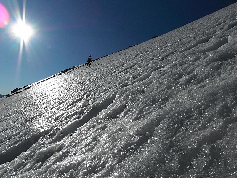 #14 La montée : Bon regel quoiqu La montée : Bon regel quoiqu'on pouvait passer au travers quelques rares fois en crampons.Béton pour skier.