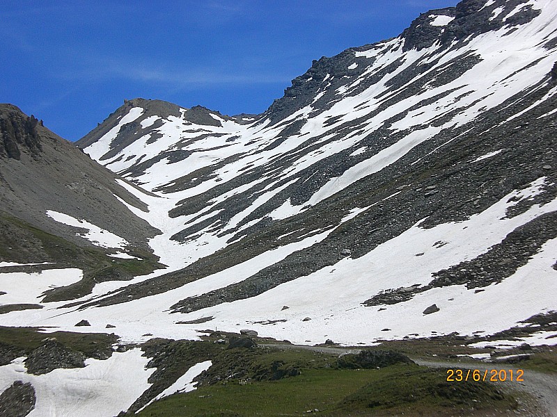 #11 Sommeiller : Seul le vallon de la Balma permet de revenir jusqu Sommeiller : Seul le vallon de la Balma permet de revenir jusqu'au point 2473m du chemin sans déchausser.