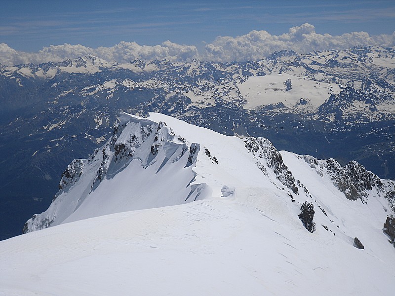 sommet : belle vue sur le mont blanc de courmayeur