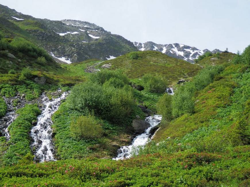 #4 Montée vers la belle Etoile : C Montée vers la belle Etoile : C'est la fin du portage: neige à 2100m
