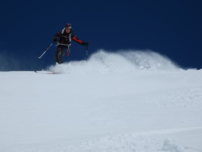 #22 Descente : Didier en cours de descente : bonne poudreuse Descente : Didier en cours de descente : bonne poudreuse