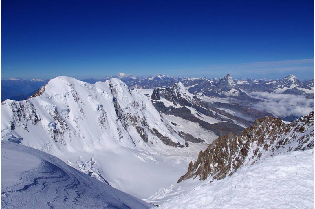 #4 Cervino : En grand angle, le cirque de Zermatt, où trône le Cervinio Cervino : En grand angle, le cirque de Zermatt, où trône le Cervinio