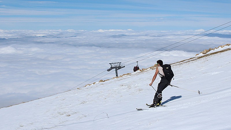 #3 vers le recoin : Redescende vers le recoin, un peu de neige avant de déchausser vers le recoin : Redescende vers le recoin, un peu de neige avant de déchausser