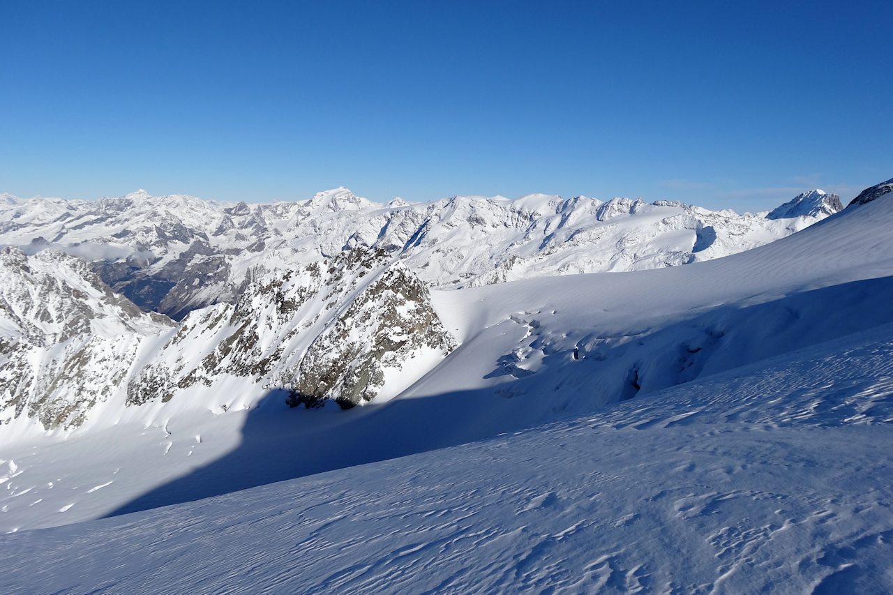 #10 Sous l Sous l'aiguille de Polset : La voie d'accès au Dôme.