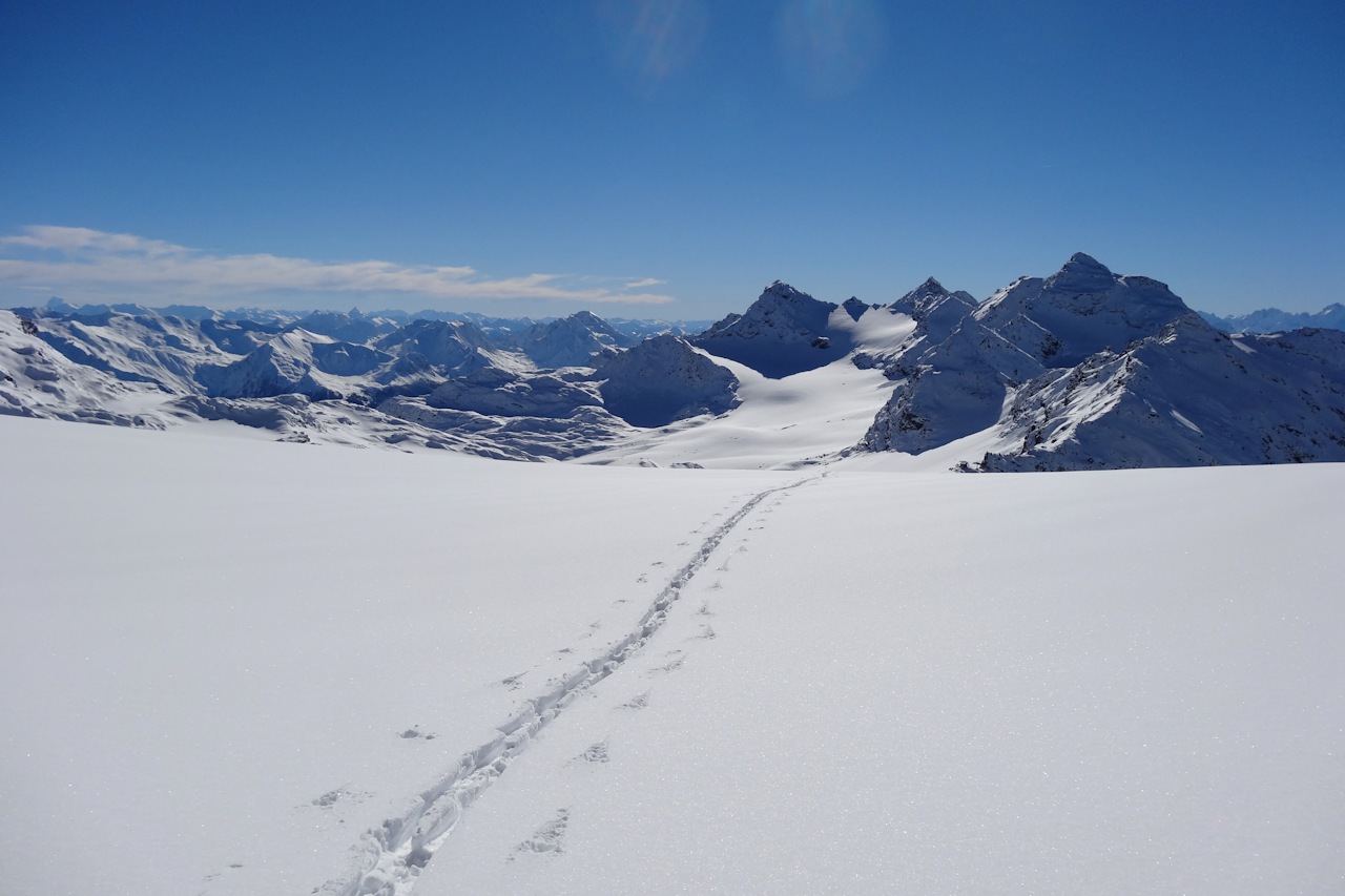 #5 Vue vers le Sud : Depuis le plateau 3350 m. Vue vers le Sud : Depuis le plateau 3350 m.