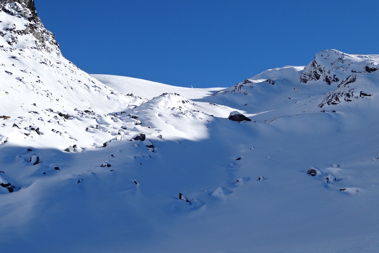 #2 Avec la disparition du glacier : Un petit verrou est apparu dans le haut de la combe. Avec la disparition du glacier : Un petit verrou est apparu dans le haut de la combe.