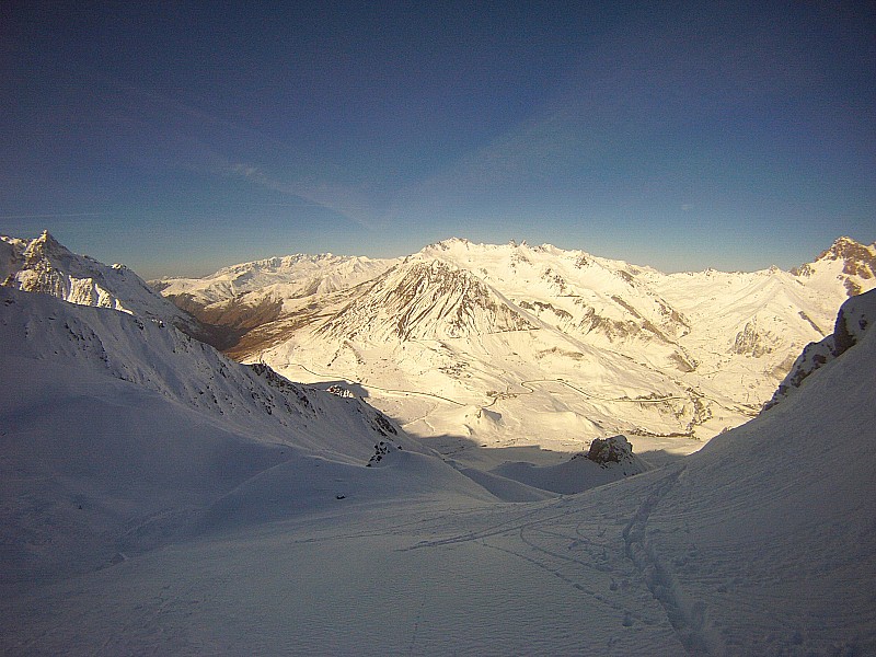 #4 Vue vers le Lautaret : Vue plongeante sur le secteur du Lautaret. Vue vers le Lautaret : Vue plongeante sur le secteur du Lautaret.