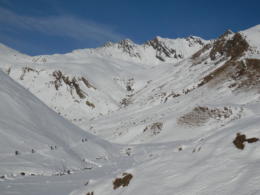 #2 Montée Galibier : Un groupe se dirige vers les 3 évéchés Montée Galibier : Un groupe se dirige vers les 3 évéchés