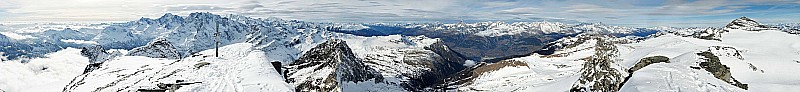 Au sommet du Breithorn Simplon : Pour vous donner une idée de l'enneigement sur la Suisse bien que la taille "rikiki" de l'image ne permettent guère cela ! (les sommets du Tessin ont l'air plus enneigés)