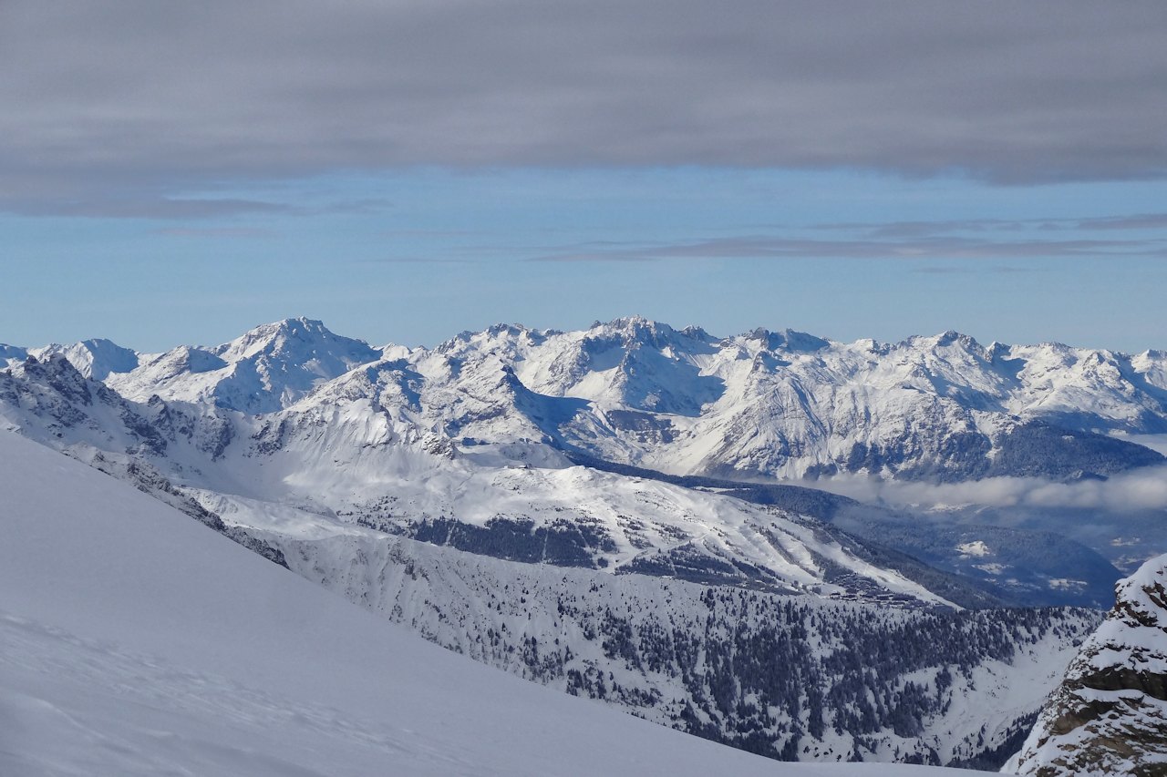#12 Vue vers l Vue vers l'ouest : Le ciel bleu résiste.
