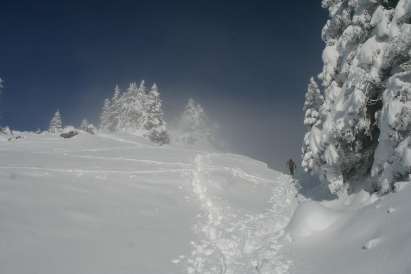 sous le sommet de roc : le brouillard refait son apparition