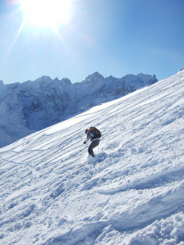 #1 Maude : On ne s Maude : On ne s'en lasse pas... Maude en action sur fond de meije...