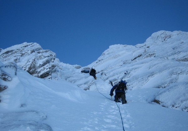 #3 Dans la face nord : Le dernier tier de la face : des passages goulottés et des ressauts plus raides (jusqu Dans la face nord : Le dernier tier de la face : des passages goulottés et des ressauts plus raides (jusqu'à 65°) viennent pimenter l'ascension
