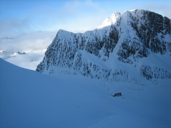 #8 Refuge des Sarradets : On se laisse glisser dans la poudreuse vers le refuge des Sarradets et le col du même nom. Refuge des Sarradets : On se laisse glisser dans la poudreuse vers le refuge des Sarradets et le col du même nom.
