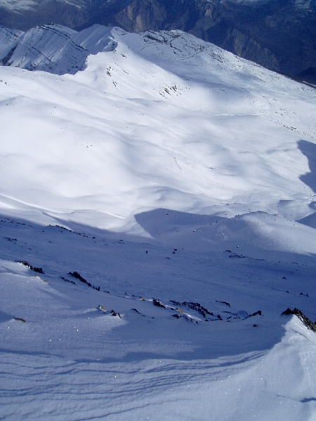 #7 Le couloir skié : Les 2 Philippe entament la descente Le couloir skié : Les 2 Philippe entament la descente