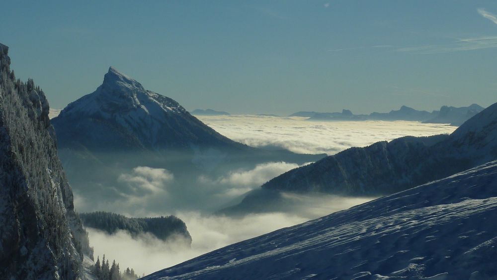 #12 Lumieres du soir : de Chamechaude au Mont Aiguille Lumieres du soir : de Chamechaude au Mont Aiguille