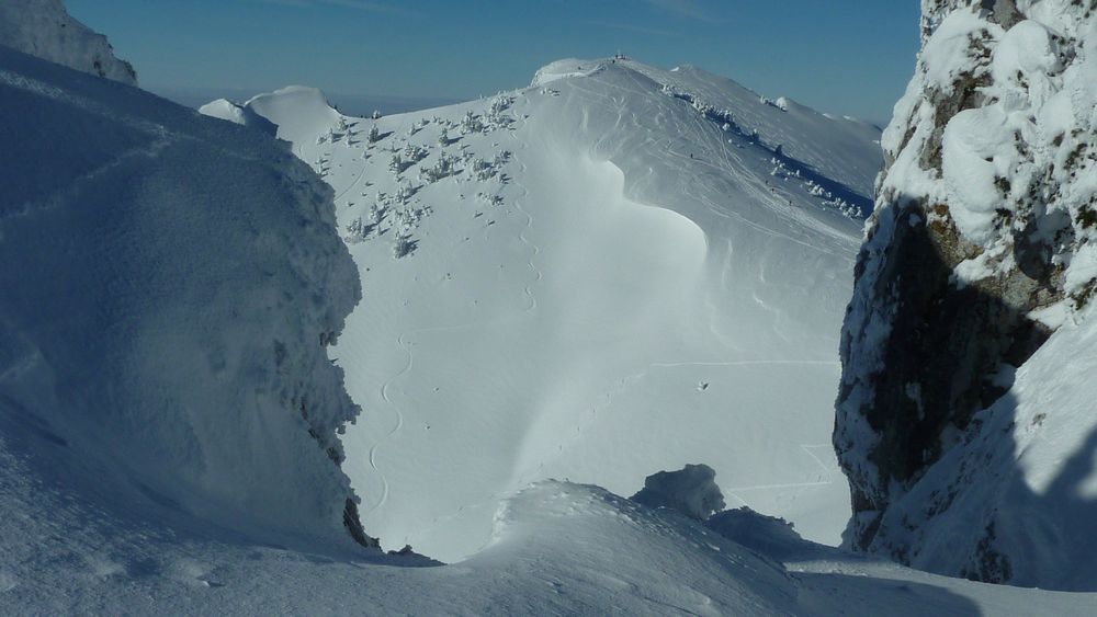 #7 Petit Som : vu depuis une breche de Roches Rousses Petit Som : vu depuis une breche de Roches Rousses