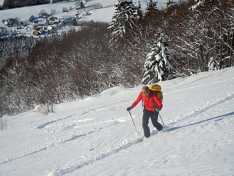 #11 Sortie de la forêt : Partis en début d Sortie de la forêt : Partis en début d'après-midi, la trace est faite. Merci aux traceurs; bel effort!