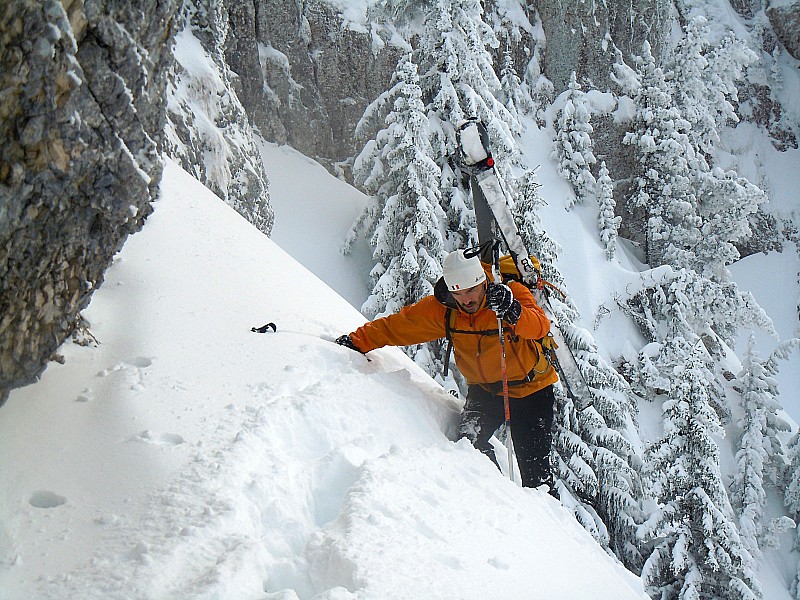 #13 Dans les barres : Y Dans les barres : Y'en a épais.