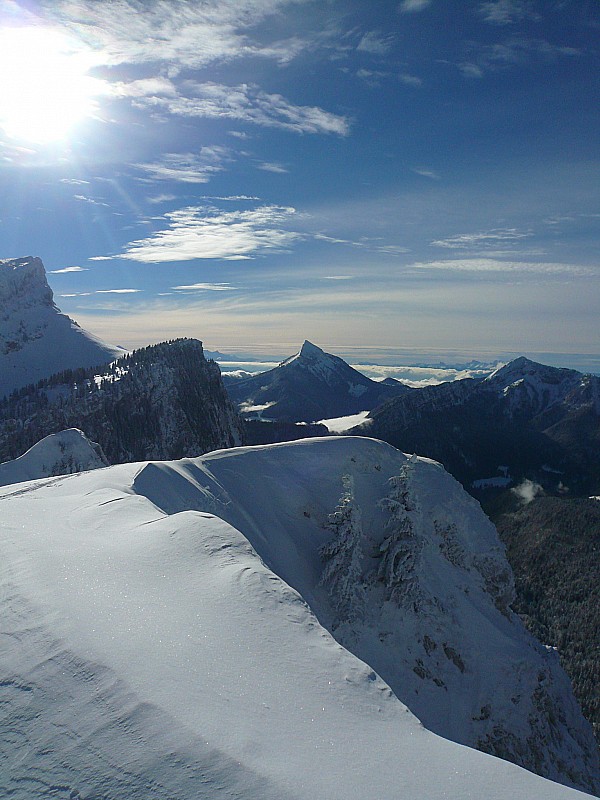 #9 Vue du Petit Som : Grand Som, col de Mauvernay ou la table nous attend ! Chamechaude Vue du Petit Som : Grand Som, col de Mauvernay ou la table nous attend ! Chamechaude