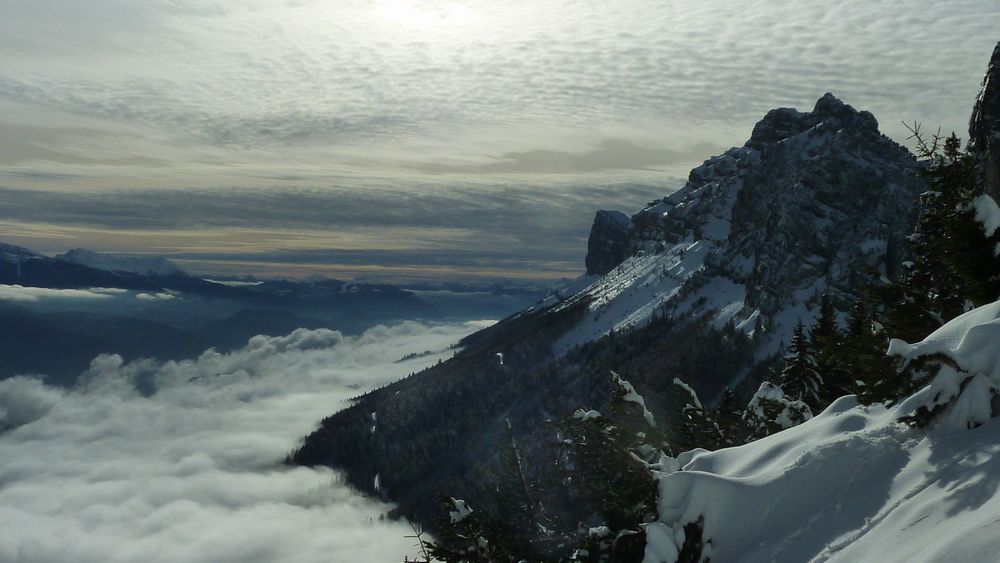 Grésivaudan : un mix de nuages bas et de voile d'altitude