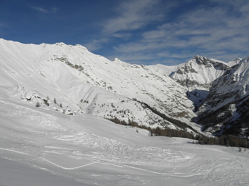 #5 Le dépot d Le dépot d'avalanche arrivant du faux sommet.