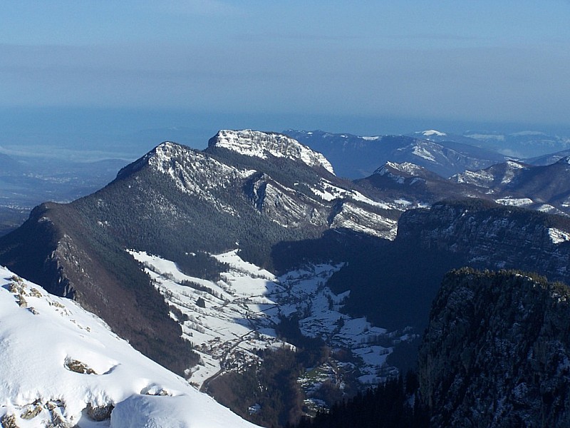#5 Petit Som : Corbel, la cime de la Cochette et le Mont Outheran. Petit Som : Corbel, la cime de la Cochette et le Mont Outheran.