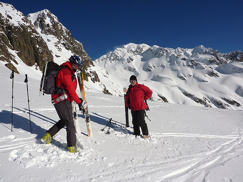 #7 Le casse croûte est fini : On lève le camp et à nous la descente non stop jusqu Le casse croûte est fini : On lève le camp et à nous la descente non stop jusqu'à la forêt!