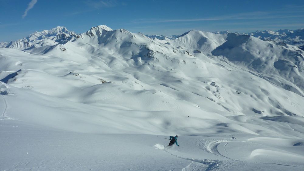 #7 Orgie de poudre : grandes courbes devant le Mont Blanc Orgie de poudre : grandes courbes devant le Mont Blanc