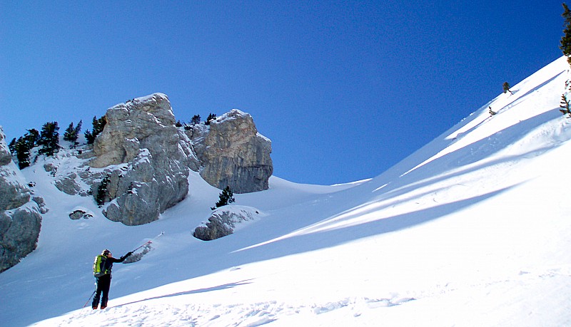#13 couloir Lance Sud : Ca discute... On se casse, les 30cm de neige roulée ne nous plaise pas. couloir Lance Sud : Ca discute... On se casse, les 30cm de neige roulée ne nous plaise pas.