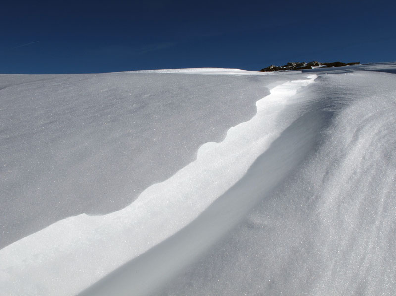 dentelle : dentelle de neige sur la croupe du Mont Archas
