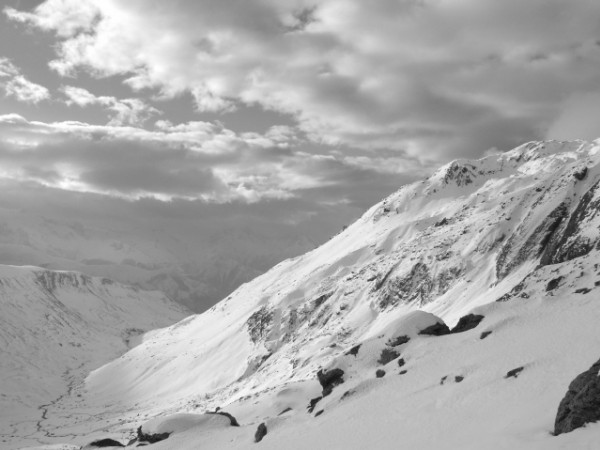 #2 le long vallon : le gris accompagne bien la lumiere du jour le long vallon : le gris accompagne bien la lumiere du jour