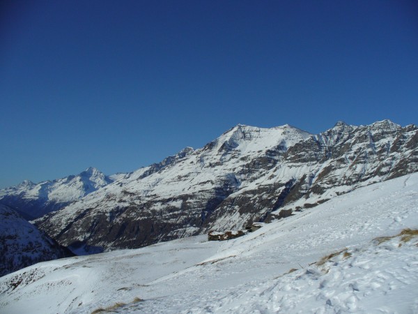 #2 Sur la trace de montée : En arrière plan les Pointes du Chatellard Sur la trace de montée : En arrière plan les Pointes du Chatellard