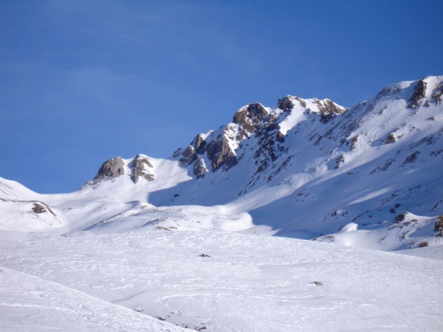 #1 Crêt du Rey versant ouest : en montant à la Pointe du Dzonfié vue sur le versant Ouest du Crêt du Rey Crêt du Rey versant ouest : en montant à la Pointe du Dzonfié vue sur le versant Ouest du Crêt du Rey