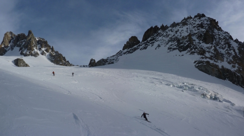 descente : ski grand large sous la pointe des Améthystes
