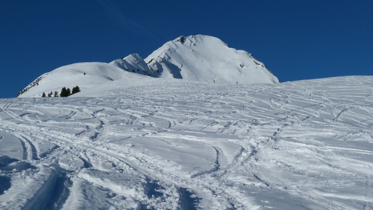 Beaucoup de traces : L'endroit est célèbre pour ses compétitions de ski-alpinisme