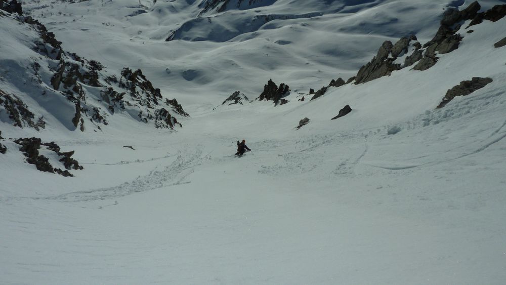 Perronnet SW : encore de bonnes conditions de neige dans ce couloir