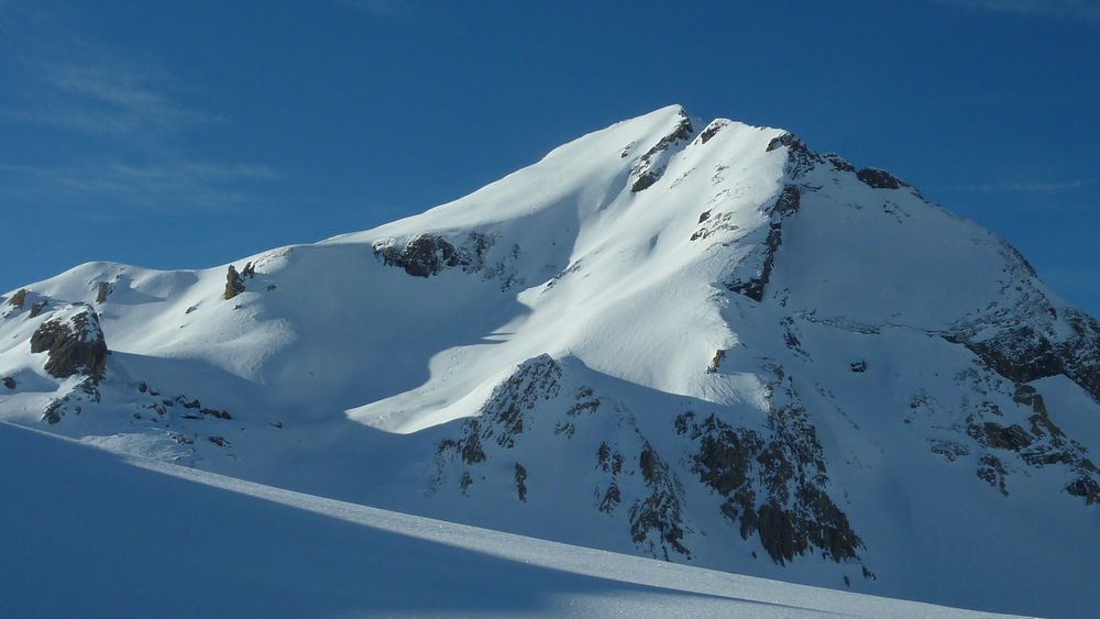 Grand Perron Face SE : une personne est descendue dans la directe SE, ça avait l'air bon...