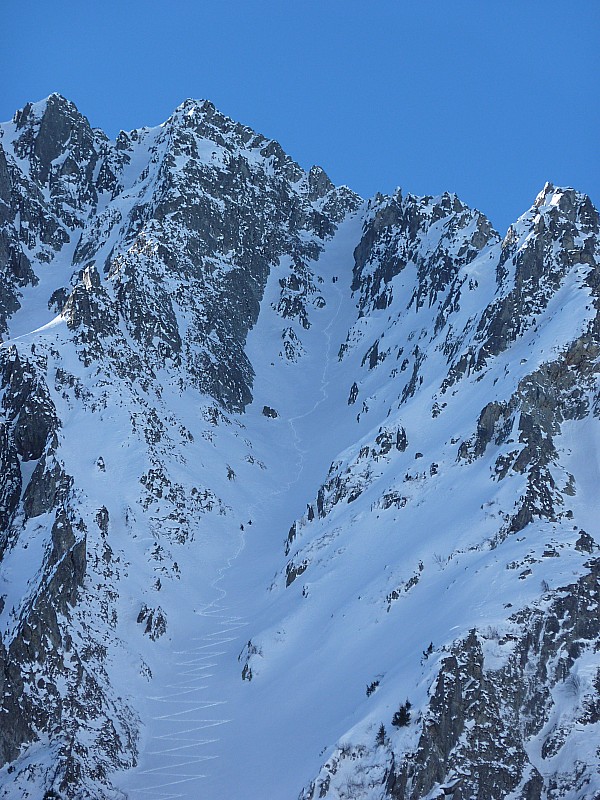 #1 nous, vue de loin : photo piqué sur la sortie du Natey, merci ! nous, vue de loin : photo piqué sur la sortie du Natey, merci !